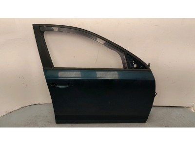 PUERTA DELANTERA DERECHA SKODA OCTAVIA AZUL 2013