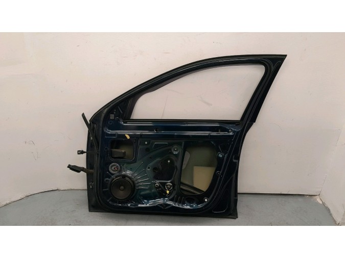 PUERTA DELANTERA DERECHA SKODA OCTAVIA AZUL 2013
