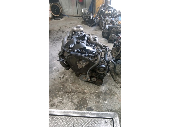 MOTOR CON ACCESORIOS Y CAJA DE CAMBIOS PEUGEOT 406 2000