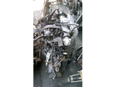 MOTOR CON ACCESORIOS Y CAJA DE CAMBIOS PEUGEOT 205 1998