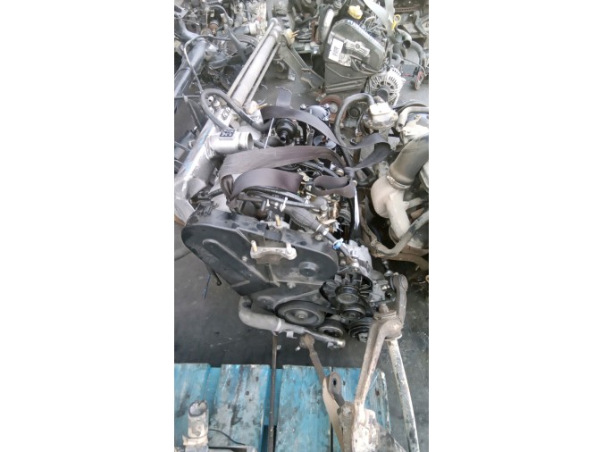 MOTOR CON ACCESORIOS Y CAJA DE CAMBIOS PEUGEOT 205 1998