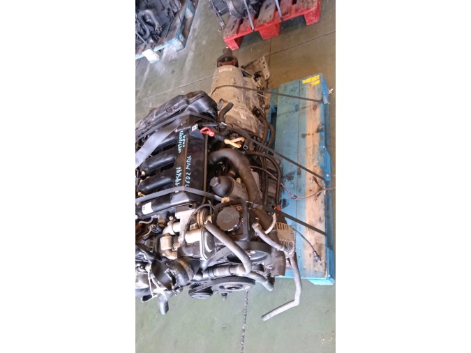 MOTOR CON ACCESORIOS SIN CAJA DE CAMBIOS BMW 525 2004