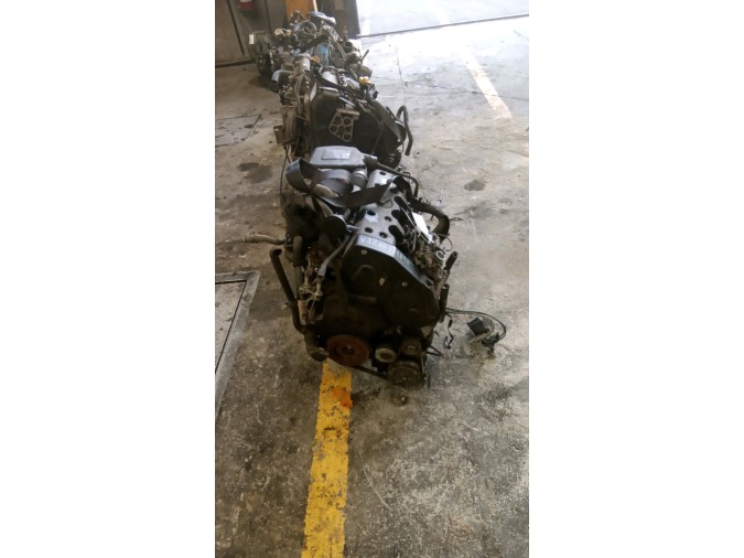 MOTOR CON ACCESORIOS SIN CAJA DE CAMBIOS CITROEN SAXO 35499