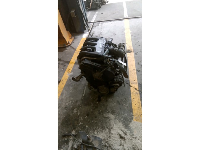 MOTOR CON ACCESORIOS Y CAJA DE CAMBIOS CITROEN C15 2003