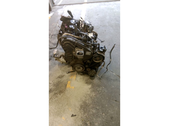 MOTOR CON ACCESORIOS Y CAJA DE CAMBIOS PEUGEOT 206 1998