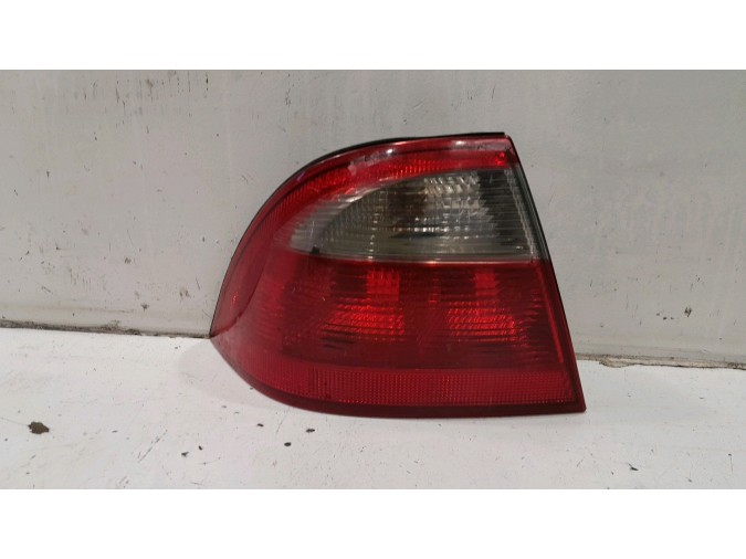 PILOTO TRASERO  IZQUIERDO SAAB 9-5 2002