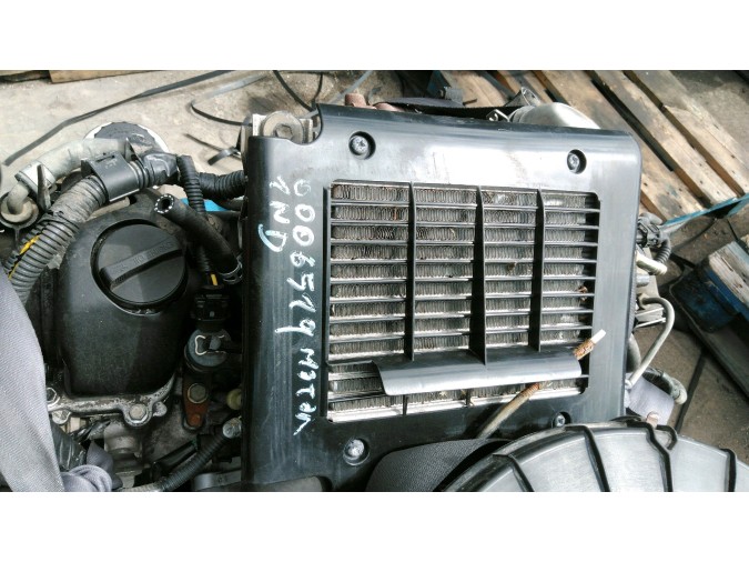 MOTOR CON ACCESORIOS Y CAJA DE CAMBIOS TOYOTA YARIS 37379