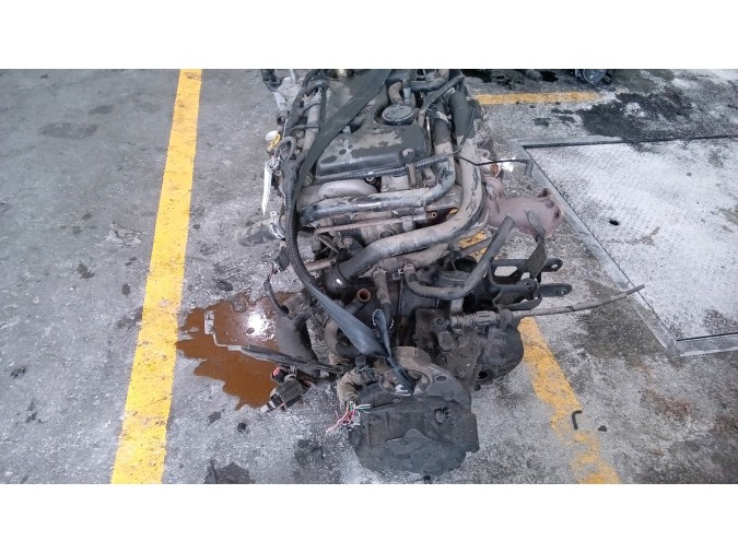 MOTOR CON ACCESORIOS Y CAJA DE CAMBIOS CHRYSLER VOYAGER I 2004