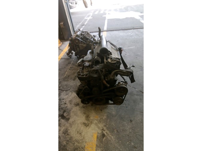 MOTOR CON ACCESORIOS Y CAJA DE CAMBIOS MERCEDES VITO 37349