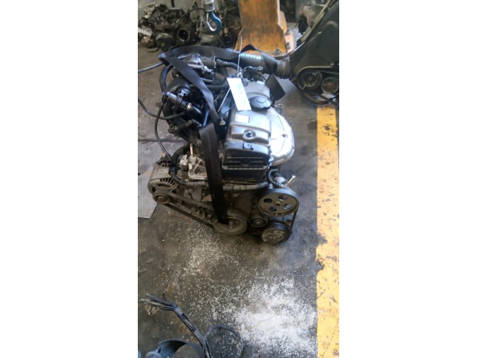 MOTOR CON ACCESORIOS Y CAJA DE CAMBIOS CITROEN XSARA