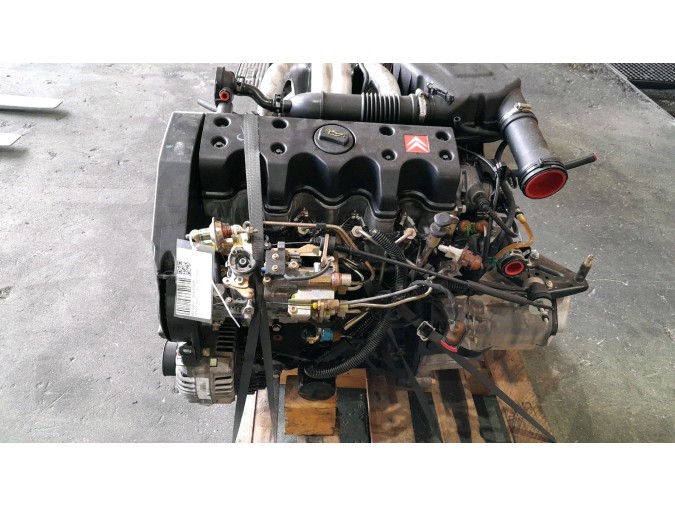 MOTOR CON ACCESORIOS Y CAJA DE CAMBIOS CITROEN SAXO 1998
