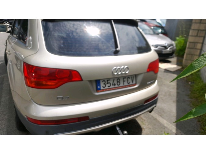 REJILLA DELANTERA AUDI Q7 2006