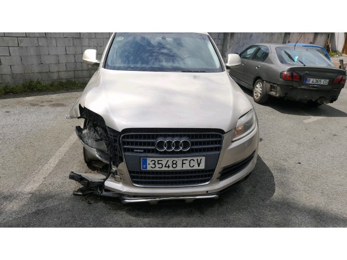 REJILLA DELANTERA AUDI Q7 2006