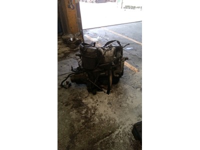 MOTOR CON ACCESORIOS Y CAJA DE CAMBIOS CITROEN SAXO 1999