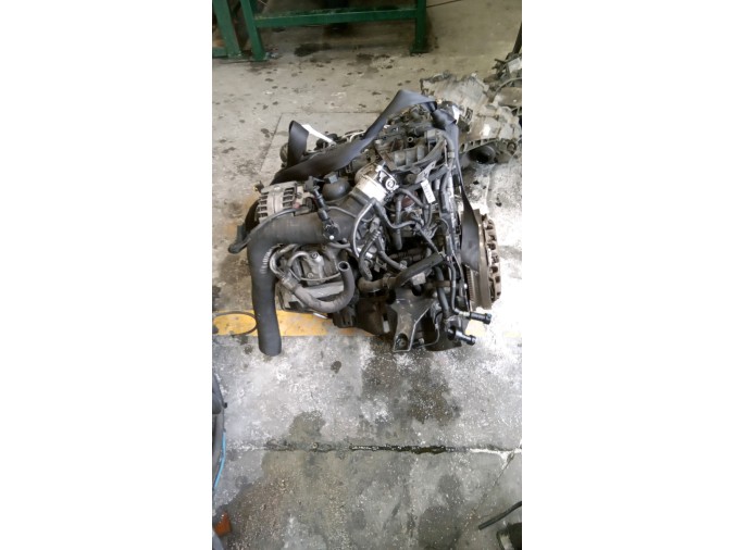 MOTOR CON ACCESORIOS SIN CAJA DE CAMBIOS BMW 118D 2008