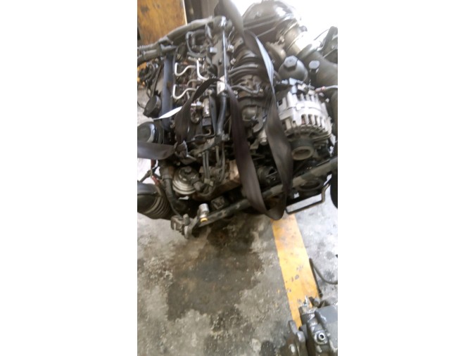 MOTOR CON ACCESORIOS SIN CAJA DE CAMBIOS BMW 118D 2008