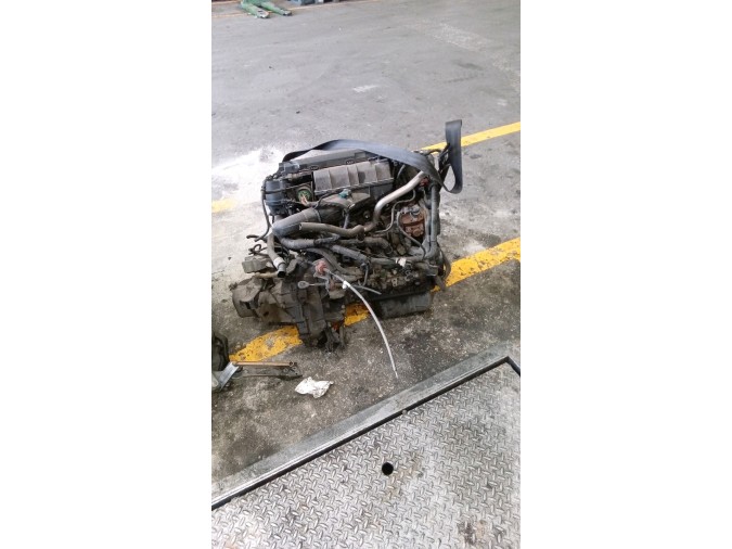 MOTOR CON ACCESORIOS Y CAJA DE CAMBIOS CITROEN C2 2005