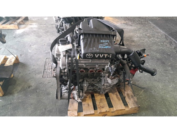 MOTOR CON ACCESORIOS Y CAJA DE CAMBIOS TOYOTA YARIS 2008