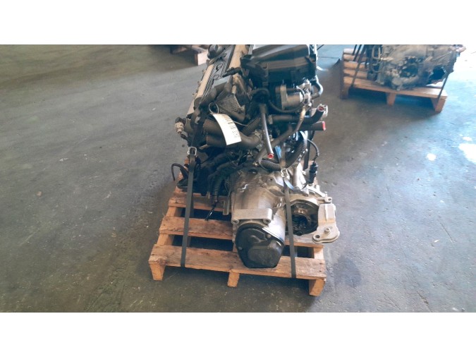 MOTOR CON ACCESORIOS Y CAJA DE CAMBIOS SEAT CORDOBA 2001