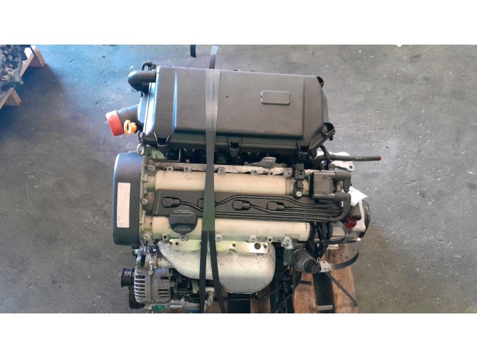 MOTOR CON ACCESORIOS Y CAJA DE CAMBIOS SEAT CORDOBA 2001