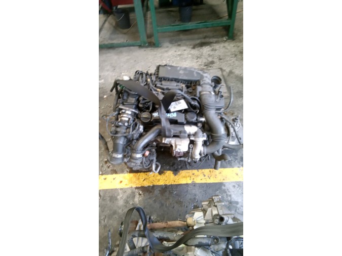 MOTOR CON ACCESORIOS Y CAJA DE CAMBIOS CITROEN XSARA PICASSO 2000