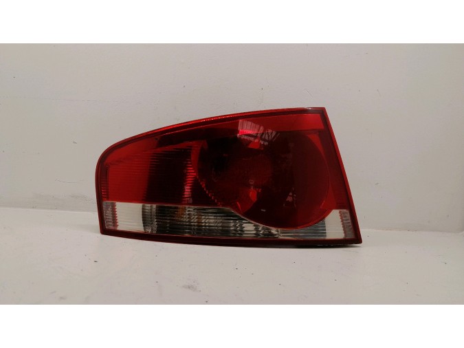 PILOTO TRASERO EXTERIOR  IZQUIERDO SEAT ALTEA 2000