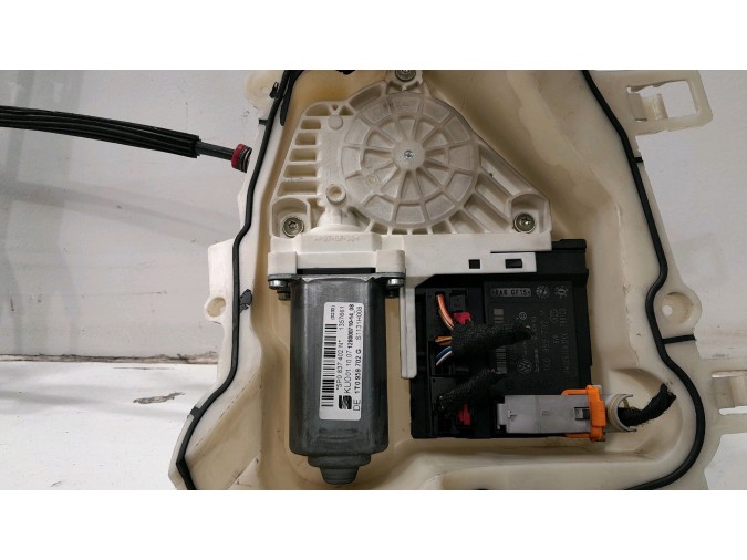 ELEVALUNAS DELANTERO DERECHO SEAT ALTEA 2000