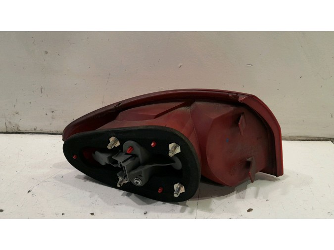 PILOTO TRASERO DERECHO ALFA ROMEO 147 ROJA 2001