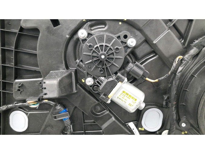 ELEVALUNAS DELANTERO DERECHO HYUNDAI I30 2015