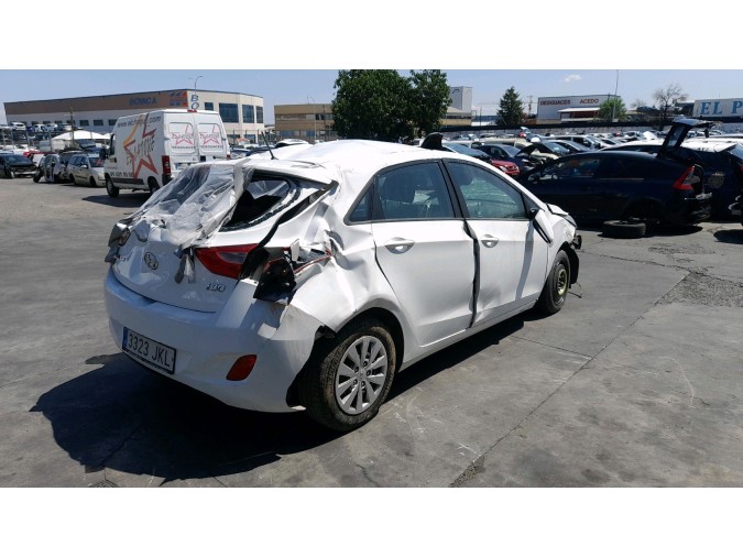 MANDO ELEVALUNAS DELANTERO DERECHO HYUNDAI I30 2015