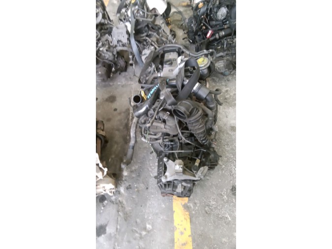 MOTOR CON ACCESORIOS Y CAJA DE CAMBIOS FORD FOCUS 2004