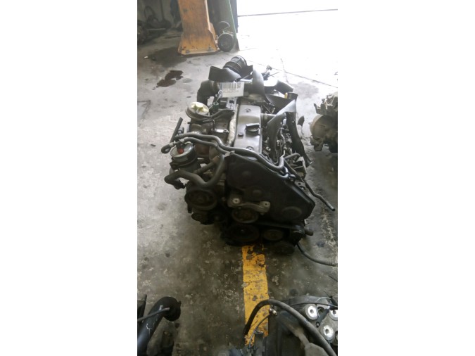 MOTOR CON ACCESORIOS Y CAJA DE CAMBIOS FORD FOCUS 2004
