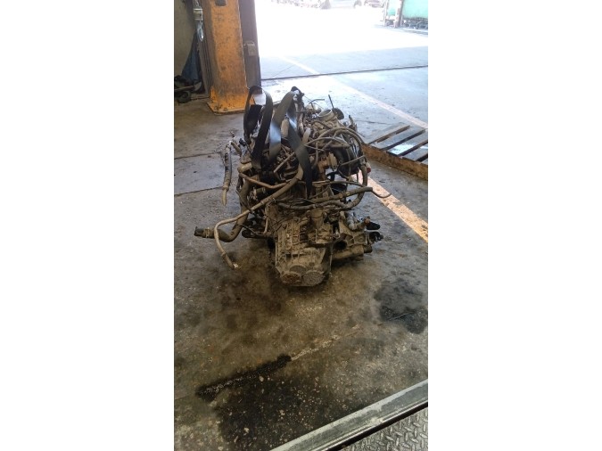 MOTOR CON ACCESORIOS Y CAJA DE CAMBIOS FORD MONDEO 1995