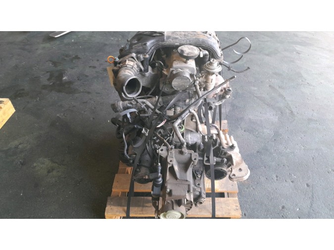 MOTOR CON ACCESORIOS Y CAJA DE CAMBIOS SEAT CORDOBA 2002