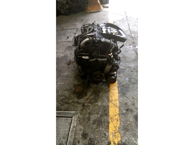 MOTOR CON ACCESORIOS Y CAJA DE CAMBIOS FORD FOCUS 2005