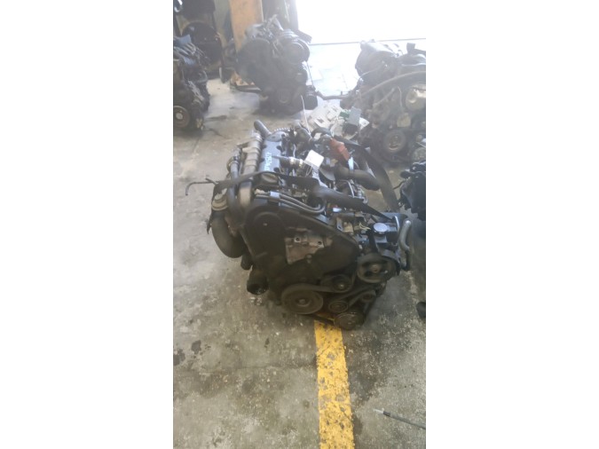 MOTOR CON ACCESORIOS Y CAJA DE CAMBIOS CITROEN XSARA PICASSO 2002