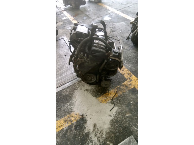 MOTOR CON ACCESORIOS Y CAJA DE CAMBIOS PEUGEOT 206 2000