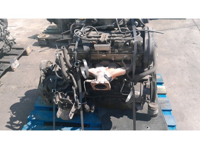 MOTOR CON ACCESORIOS Y CAJA DE CAMBIOS CHRYSLER VOYAGER I 2002
