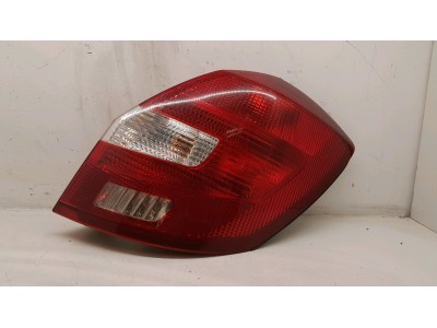 PILOTO TRASERO DERECHO SKODA FABIA 2008