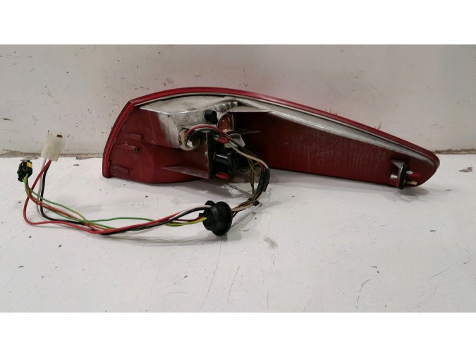 PILOTO TRASERO IZQUIERDO PEUGEOT 607 2004