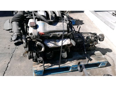 MOTOR CON ACCESORIOS Y CAJA DE CAMBIOS JAGUAR S-TYPE 1999