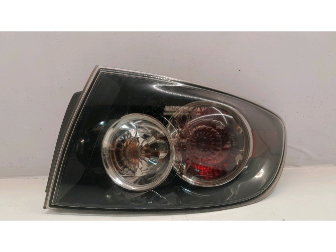 PILOTO TRASERO DERECHO MAZDA 3 2007