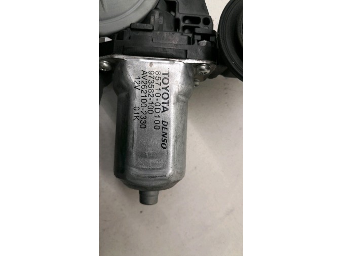 ELEVALUNAS DELANTERO DERECHO TOYOTA AURIS 2008