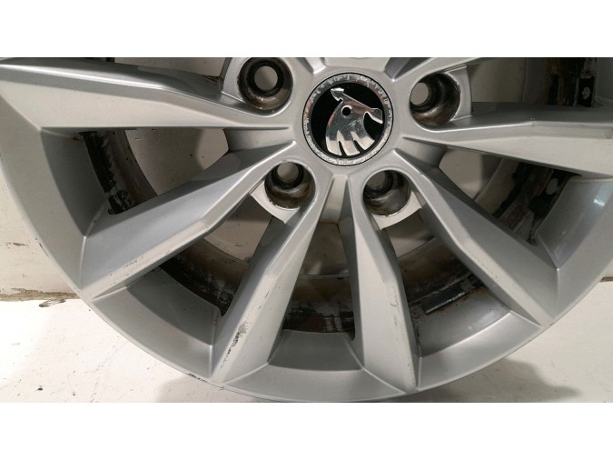 LLANTA SO SKODA OCTAVIA 2013