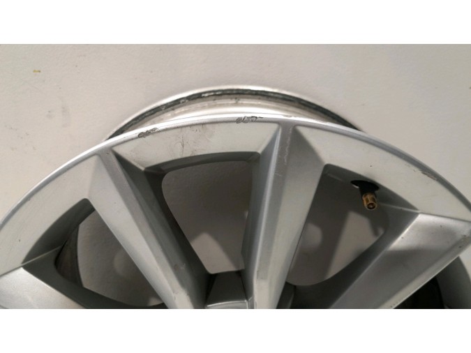 LLANTA SO SKODA OCTAVIA 2013