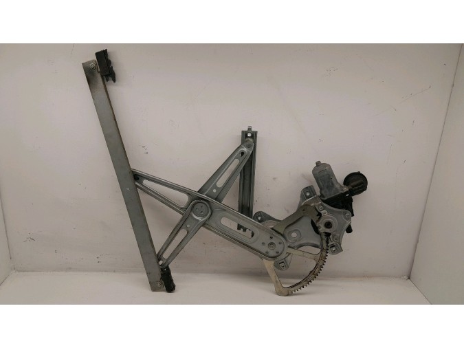 ELEVALUNAS DELANTERO DERECHO TOYOTA YARIS 2006