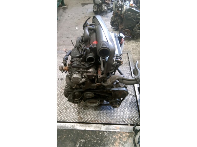 MOTOR CON ACCESORIOS Y CAJA DE CAMBIOS MERCEDES VITO 112 CDI 2.2 1999