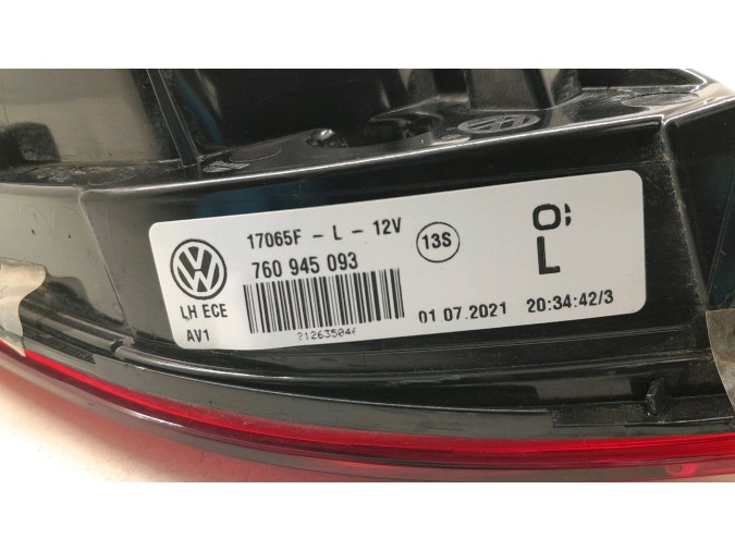PILOTO INTERIOR IZQUIERDO VOLKSWAGEN TOUAREG ROJO / BLANCO 2022