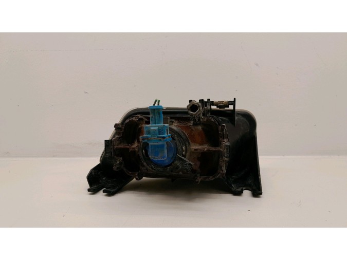 faro antiniebla derecho CITROEN SAXO 2000