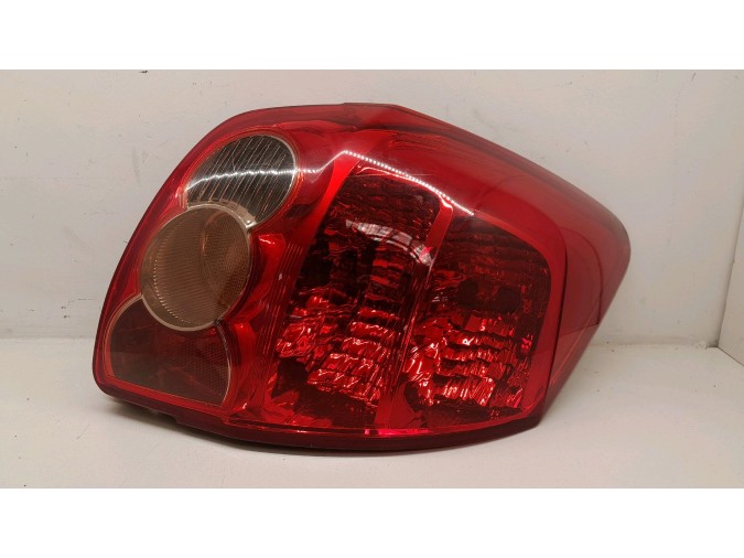 PILOTO TRASERO DERECHO  TOYOTA AURIS 2007
